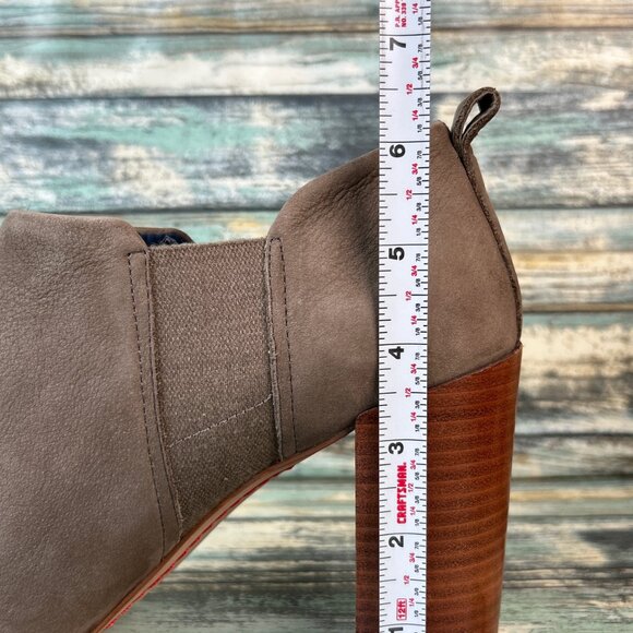 Ellen Degeneres Mahoney Chelsea Bootie Womens 10M Gray Leather High Heel Ladies - Picture 10 of 12